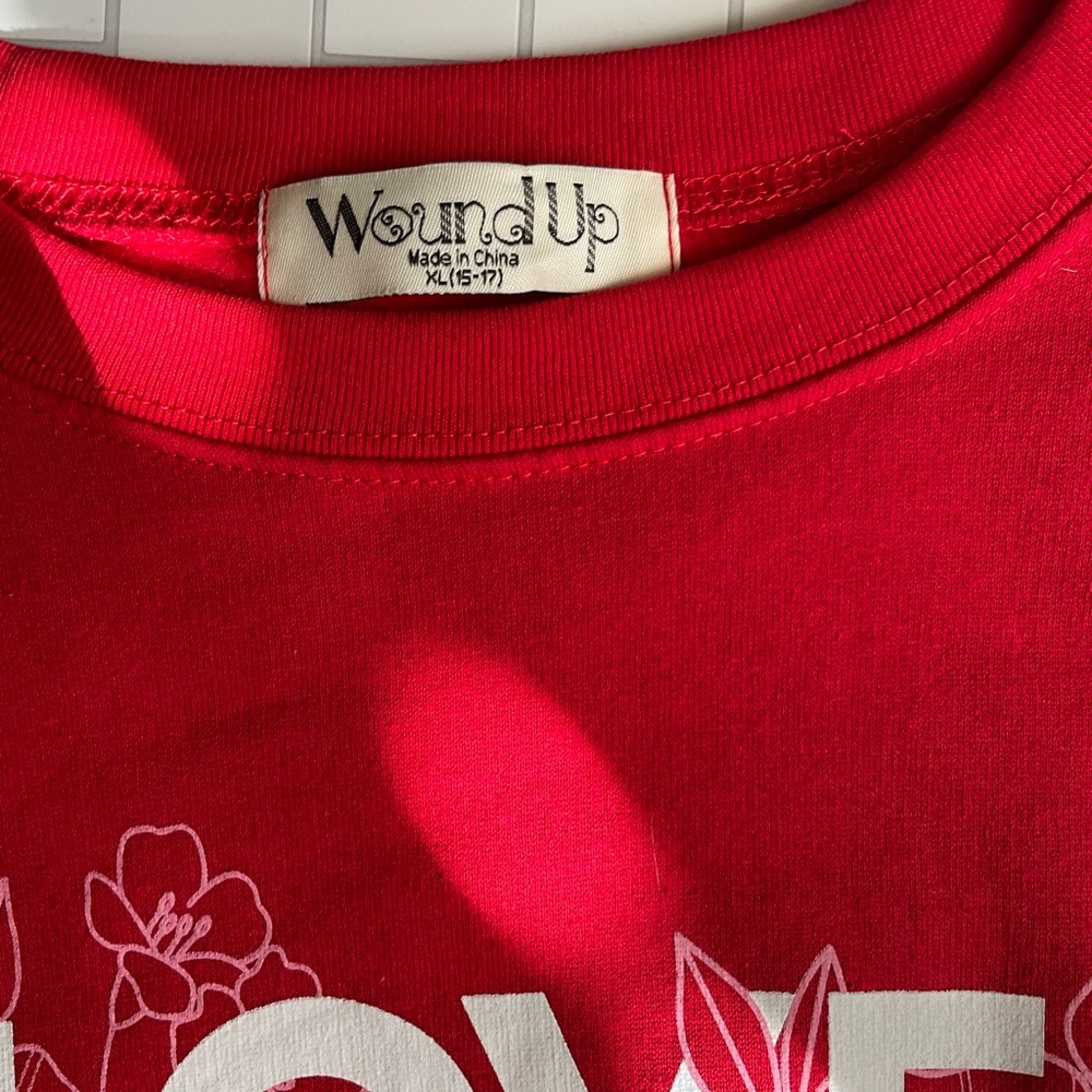 Love sweatshirt - Picture 2 of 2